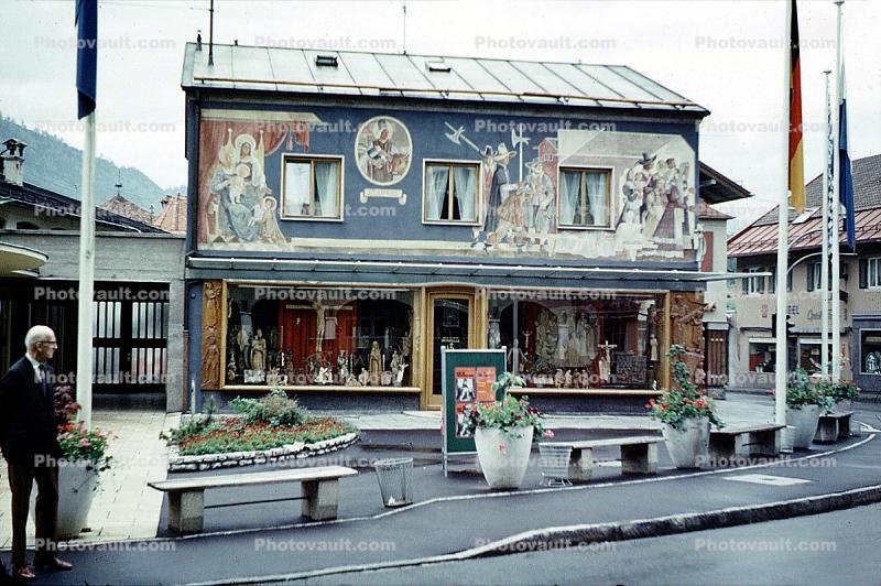 Curb, Sidewalk, Bench, flowers, L?ftlmalerei, Fairytale , Wall Art, Luftlmalerei, wall-painting, Oberammergau, Bavaria, Garmisch-Partenkirchen