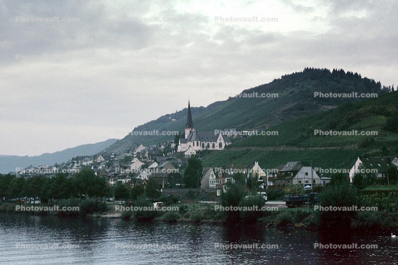 church, buildings, hills, mountains, homes, houses, village, Mosel River