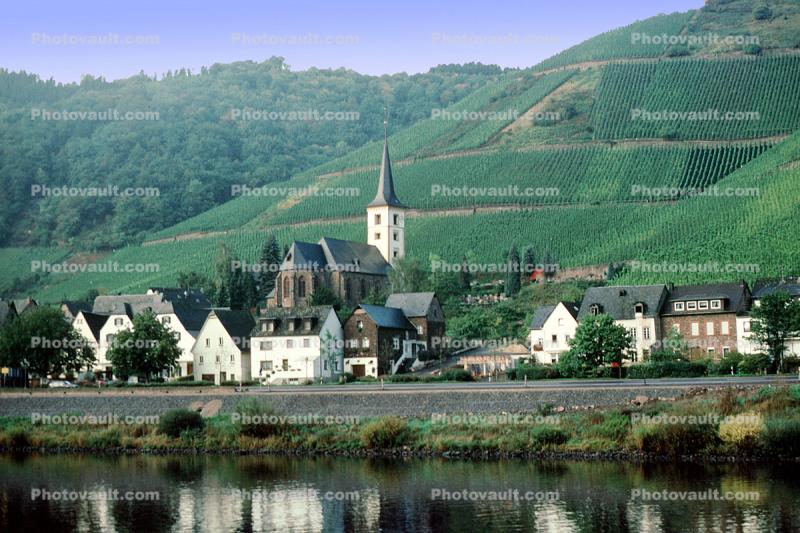 Church, Hillside, Homes, Riverfront, village, Cochem, Mosel (wine region), River