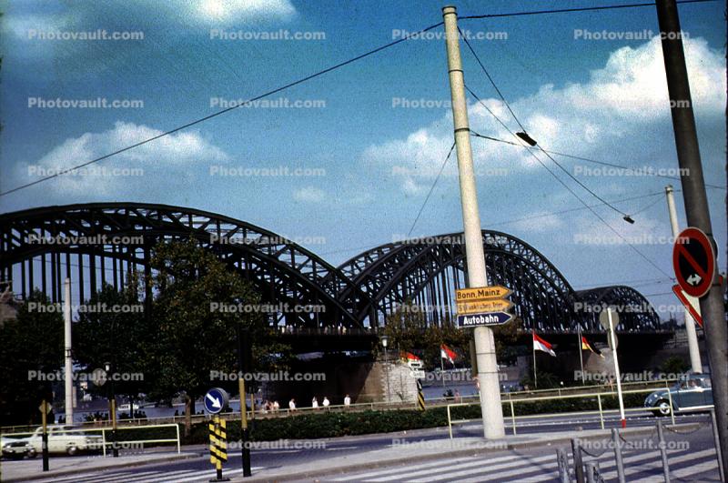 Bridge over the Rhine River, K?ln, Cologne, North Rhine-Westphalia