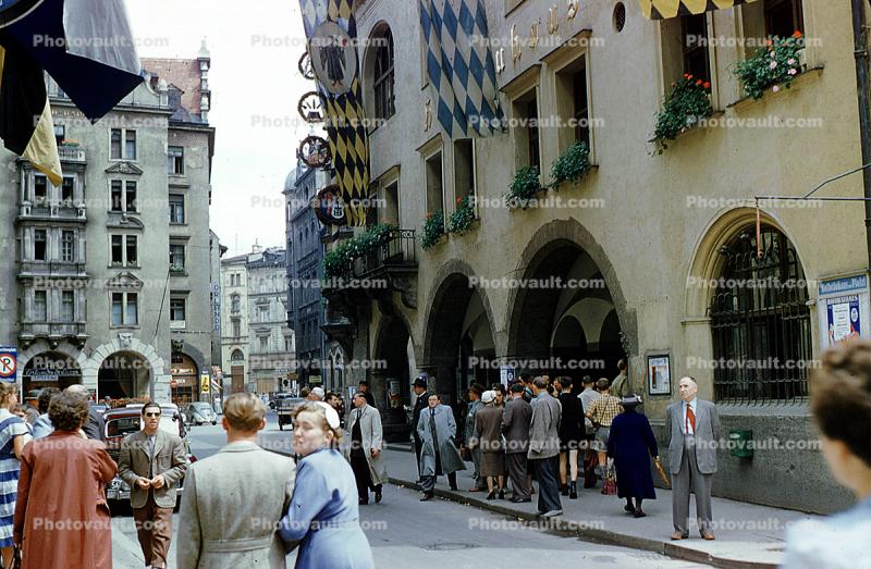 Buildings, crowded streets, Munich