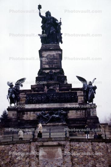 Niederwalddenkmal, statue of Germania, Rudesheim, Rhine River, Gorge, (Rhein), Niederwald Landscape Park, near R?desheim am Rhein, Hesse, Germany, landmark