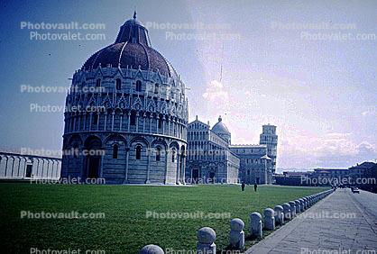 Leaning Tower of Pisa, The Baptistry of the Cathedral of Pisa, (Italian: Battistero di San Giovanni), landmark