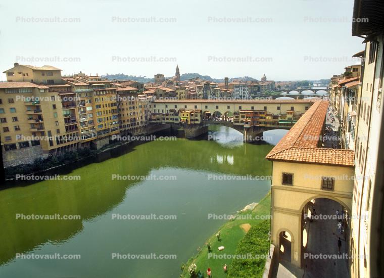 Ponte Viecho Bridge, Ponte Veccio Bridge, Arno River, Florence, landmark