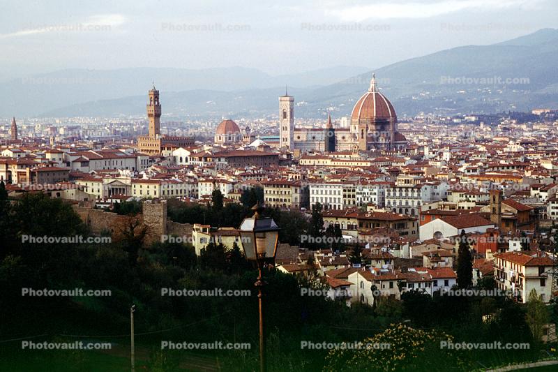Duomo, Cathedral of Santa Maria del Fiore, Bell tower of Palazzio Vecchio, Arno River, Florence, landmark