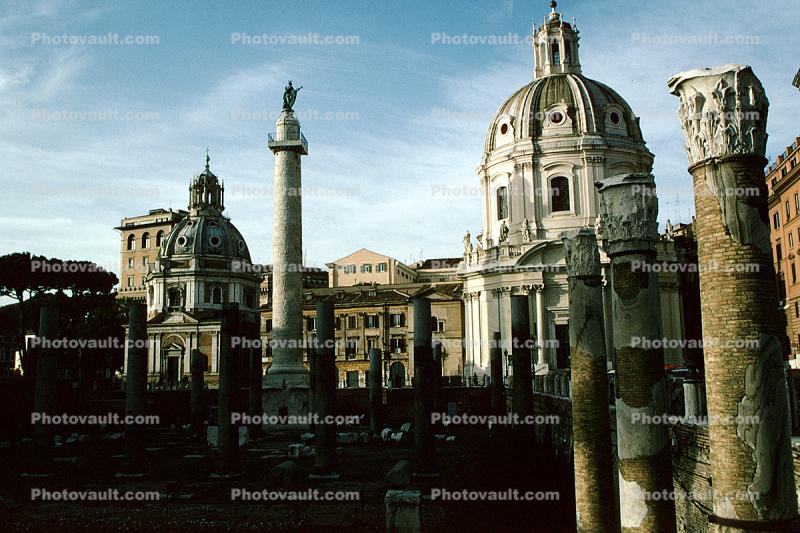 Dome, Rome, Column