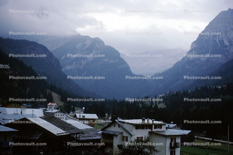 the Dolomites, valley, village, homes, houses, town, mountains