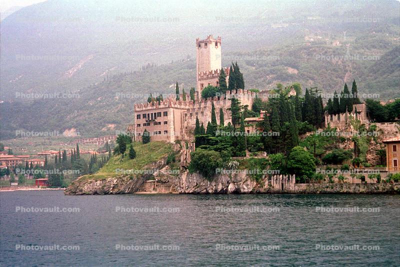 Castle, building, shore, coast, San Vigilio