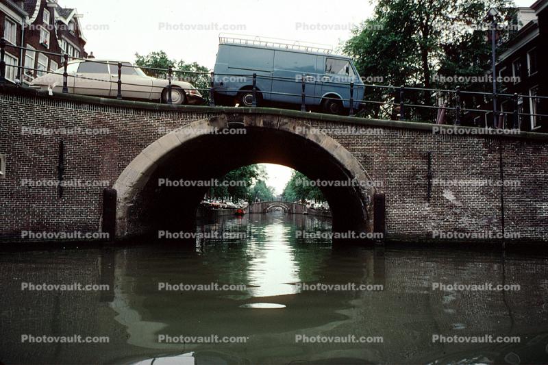 Bridge, Canal, Waterway, Citreon, Van, Brick, Arch, Water, Tunnel, Amsterdam