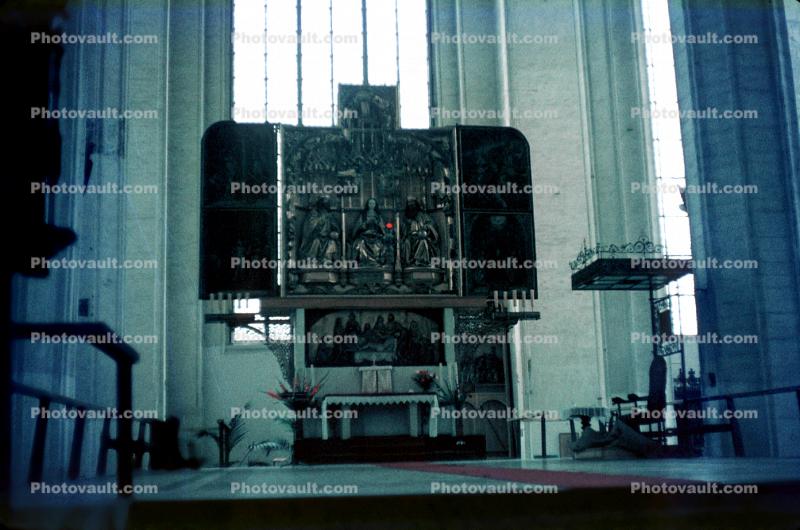Saint Mary's Church, Gdansk, Danzig, interior, inside, indoors, 1970s