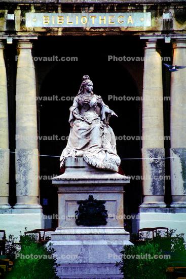 Bibliotheca, statue, queen, woman, columns, pedestal
