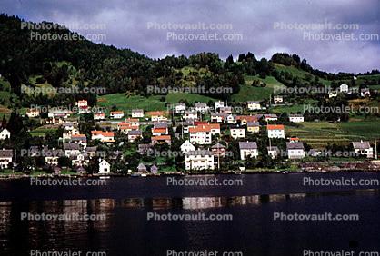 Village, Homes, Houses, Buildings, Hill, Mountain, Waterfront
