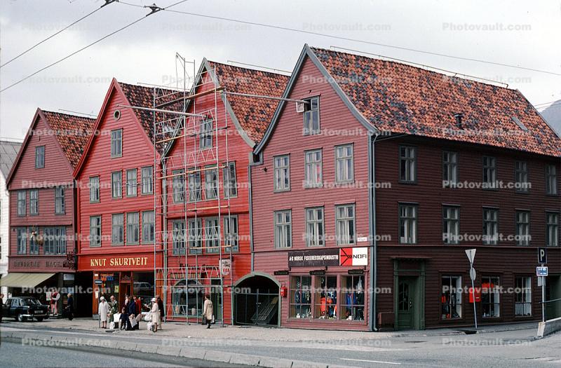 Knut Skurtveit, Shops, Buildings, Bergen