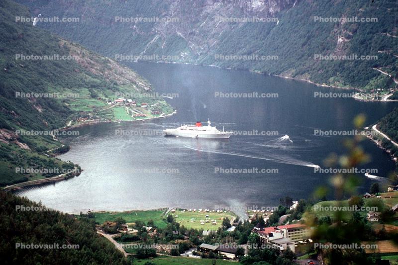 Fjord, Buildings, Docks, Waterfront, Harbor, Geiranger, municipality of Stranda