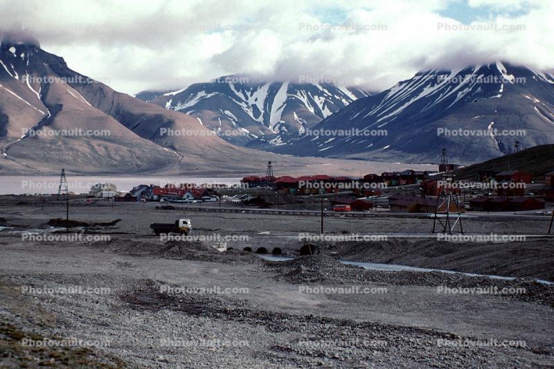snowy mountains, Buildings, Longyearbyen, Svalbard