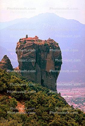 Holy Trinity Monastary, Meteora, Plain of Thessaly, Eastern Orthodox Monasteries, Cliff-hanging Architecture