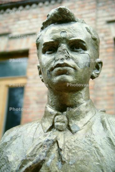 statue of Lenin as a boy, Gorodok