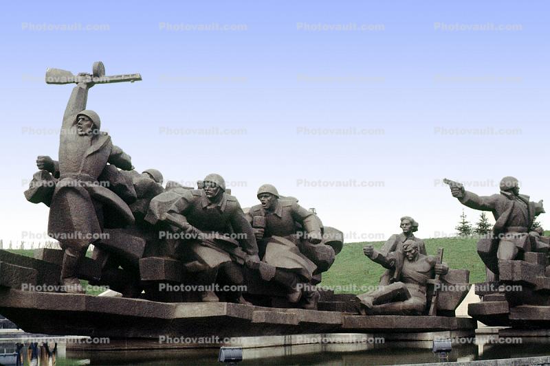 Statue to the Great Patriotic War, Museum of the Great Patriotic War, Kiev, 29 April 1992