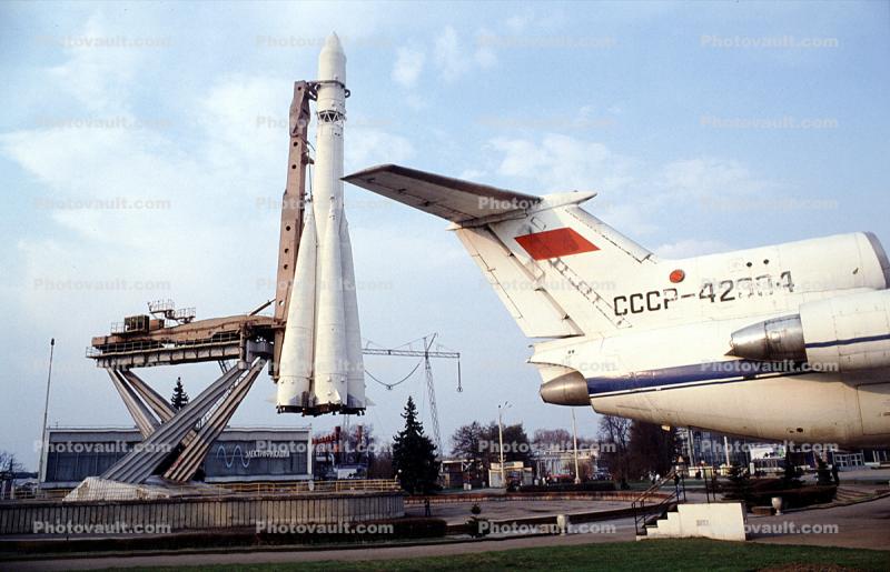 CCCP-42394, Vostok Rocket, Sputnik Monument, missile, trijet