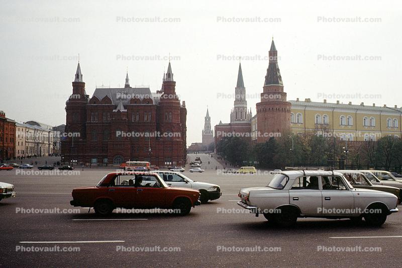 Museum of History, Red-Square, Cars, Fiat 124, towers