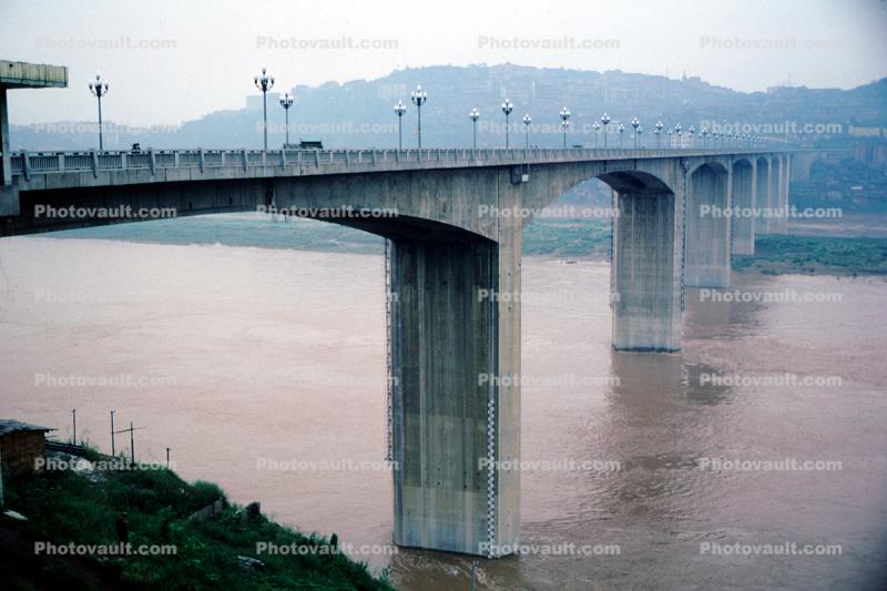 Yangtze River, Bridge