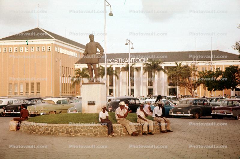 Postkantoor, Statue of Guillermo El Taciturno, Principe de Orange, 1533-1584, Willemstad Curacao, 1950s