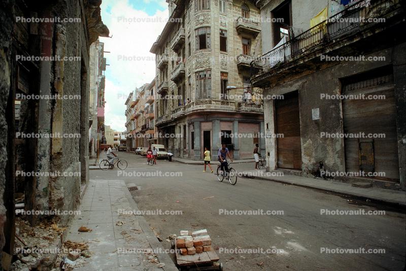 Curb, Buildings, Old Havana, Sidewalk