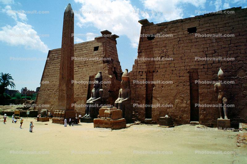Luxor Temple, Obelisk, Statues