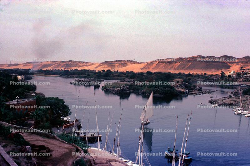 Nile River, Dhow Sailing Craft, Nile River, Lateen sail, vessel, buildings