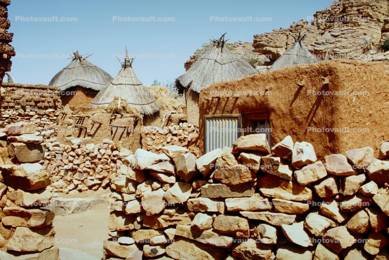 Homes, Building, Dogon Country, Mopti Region, Sahil, Sahel, Thatched Roof House, Home, roundhouse, Sod