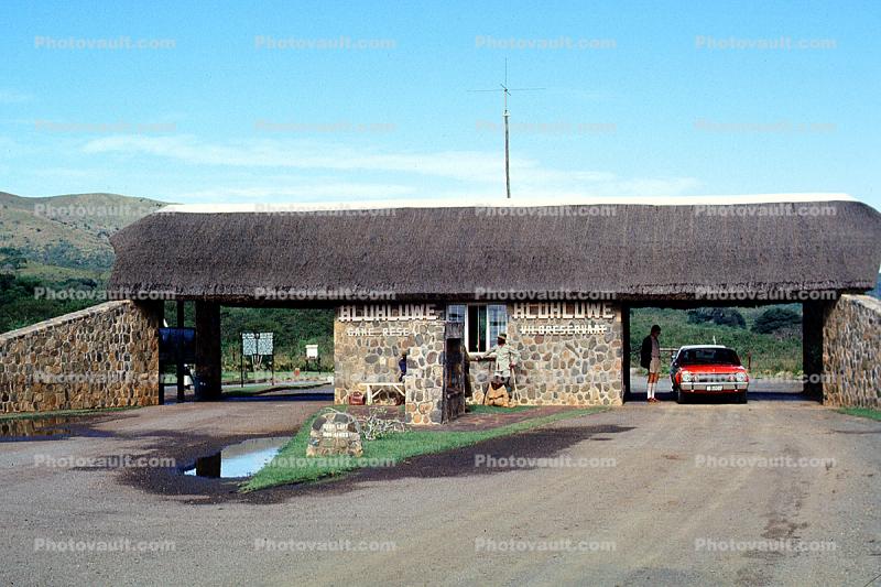 Hluh;uwe National Park Entrance, Gate, Road, Thatched Roof House, Grass Roof, building, Sod
