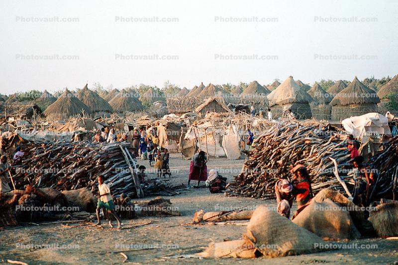 desertification, Thatched Roof House, Home, Grass Roof, buildings, Refugee Camp, Somalia, building, Sod
