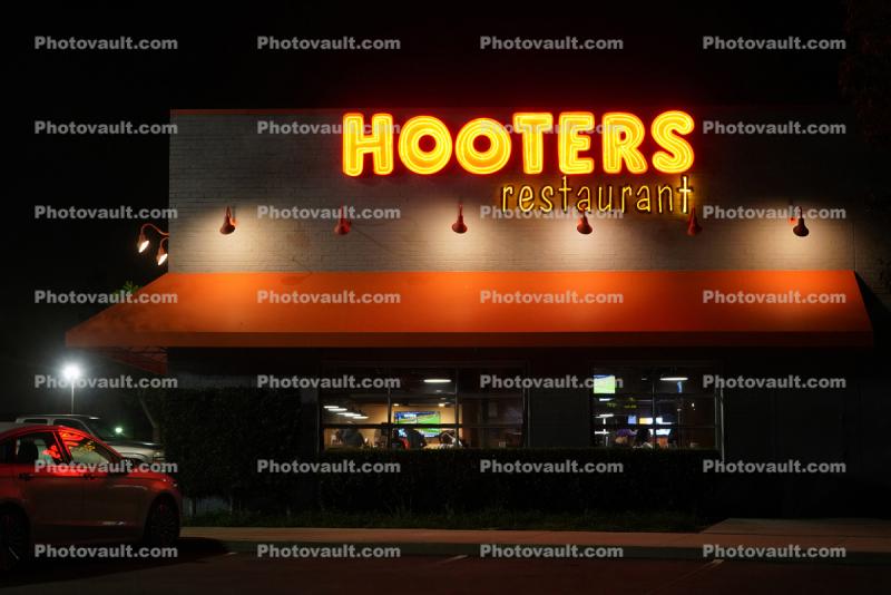 Hooters Restaurant building