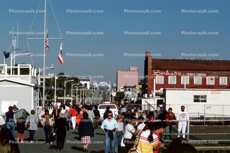 Santa Monica Pier, Sinbad's Restaurant, flagpole