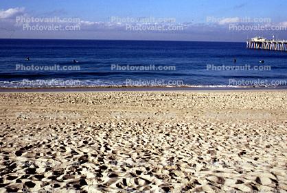 Manhattan Beach Pier, Pacific Ocean, sand, water