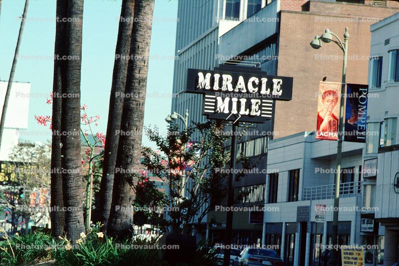 Miracle Mile, buildings