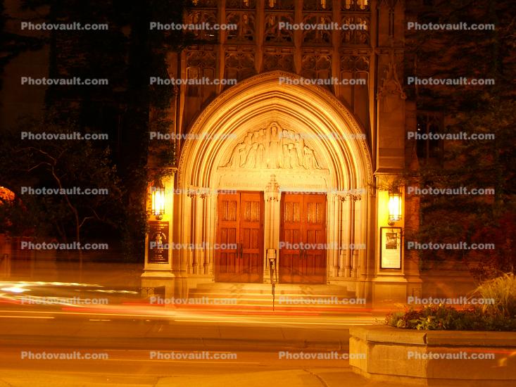 Entrance to Fourth Presbyterian Church, building, night, nighttime, doors, arch, entryway