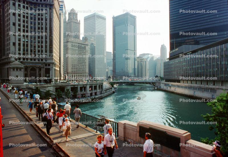 Chicago River, Michigan Avenue, Michigan Avenue Bridge, Skyline