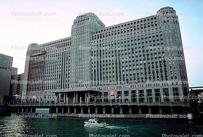 Merchandise Mart, building, Chicago River, boat, looking-up