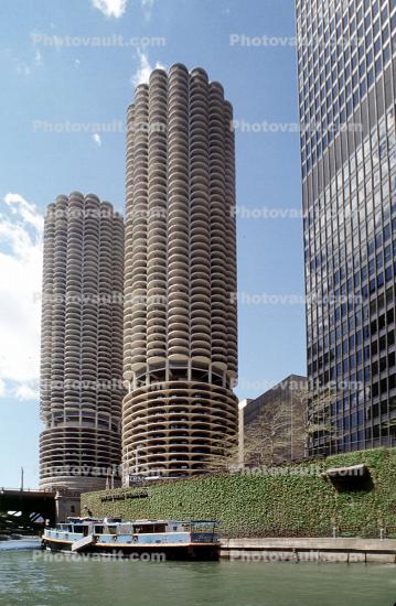 Marina City, excursion tour boat, tourboat, Mixed use Residential Towers, skyscraper, building, tower, looking-up