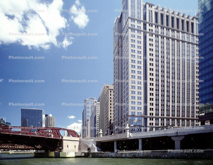Chicago River, Wacker Drive