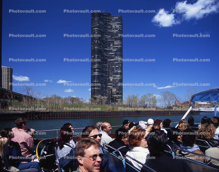 Lake Point Tower, Chicago River, Tour Boat, skyscraper, high-rise residential building, tourboat