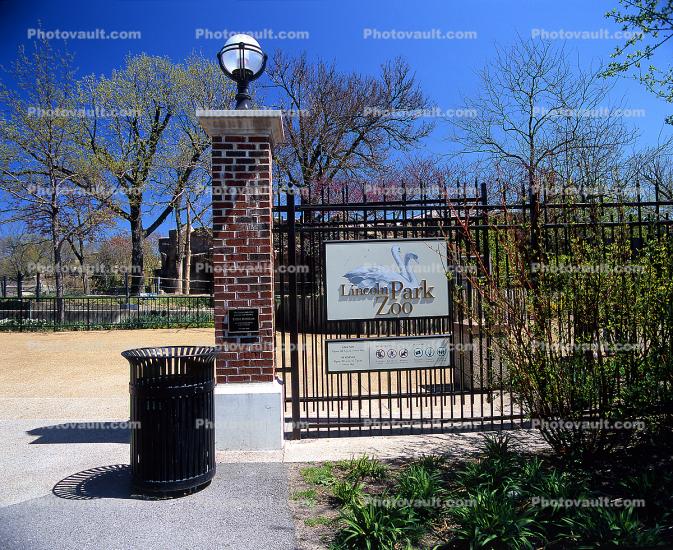 Lincoln Park Zoo, Entrance Gate