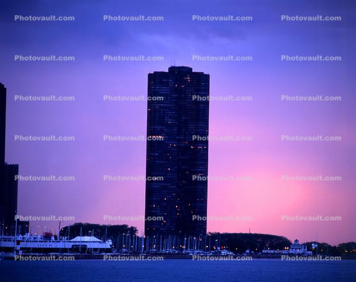 Lake Point Tower, skyscraper, high-rise residential building, sunset