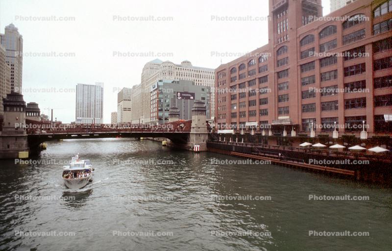 Tour Boat, Chicago River, Central Office Building, tourboat