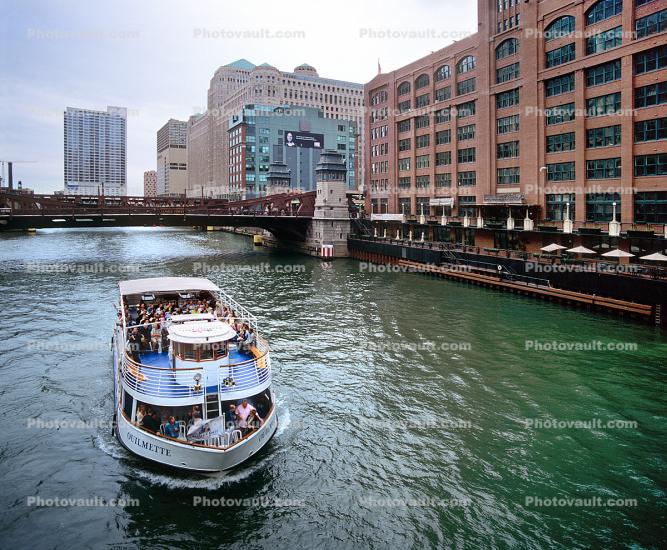 Tour Boat, Chicago River, Central Office Building, tourboat