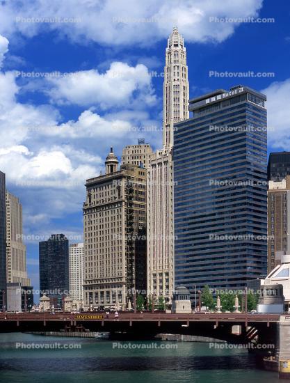 Chicago River, Mather Tower, State Street Bridge, skyline, hotel