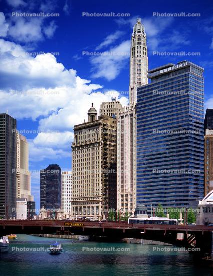 Chicago River, Mather Tower, State Street Bridge, excursion tour boat, tourboat