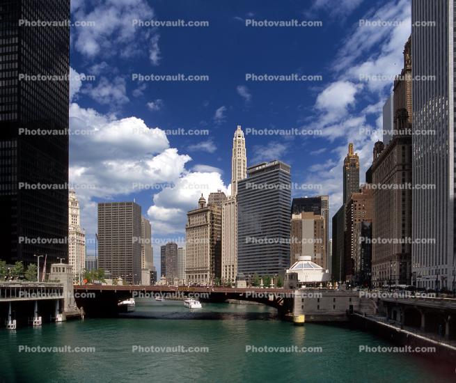 Chicago River, Mather Tower, State Street Bridge, skyline