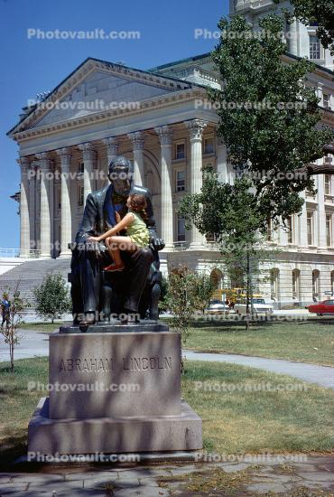 Girl Sits on Abraham Lincolns Lap, Springfield